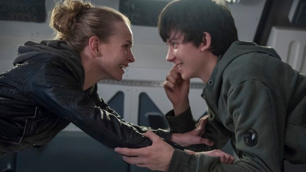 The Space Between Us Review: Insulting As A Sci-fi And A Romance
