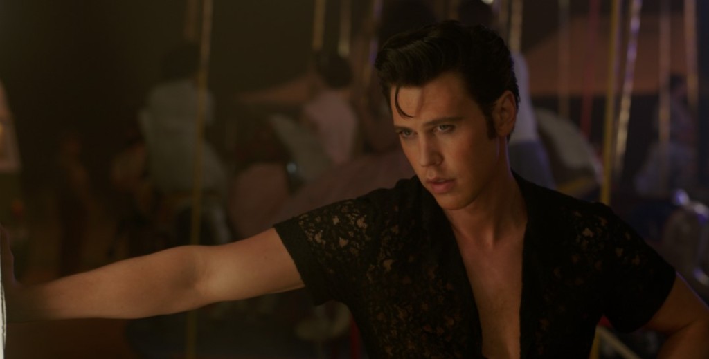 Elvis (2022) Review: An Outstanding Performance Outweighs Clunky Writing And Tom Hanks